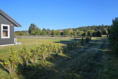 Photo of property in 6 Oakdale Drive, Kinloch, Taupo, 3377