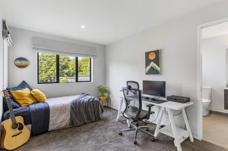 Photo of property in 19 Kahika Grove, Huapai, Kumeu, 0810