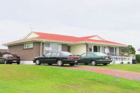 Photo of property in 11 Palm Court Drive, Glen Eden, Auckland, 0602