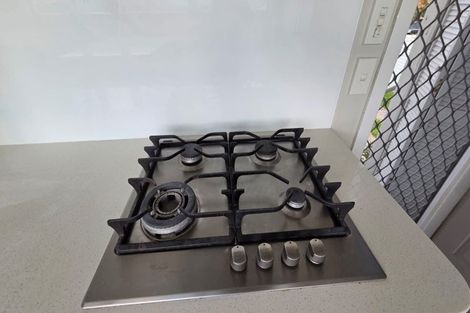 Photo of property in 9 Sylvan Crescent, Te Atatu South, Auckland, 0610