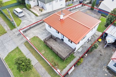 Photo of property in 223 Sturges Road, Henderson, Auckland, 0612