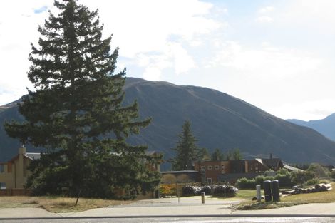 Photo of property in 8 Baker Grove, Wanaka, 9305