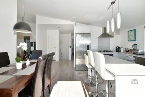 Photo of property in 7 Fern Court, Orewa, 0931