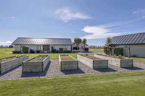 Photo of property in 585 Coutts Island Road, Coutts Island, Christchurch, 7670
