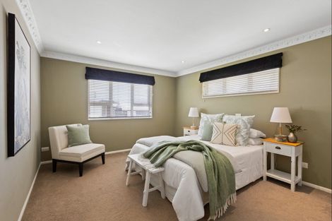 Photo of property in 52 Grovenor Drive, Orewa, 0931