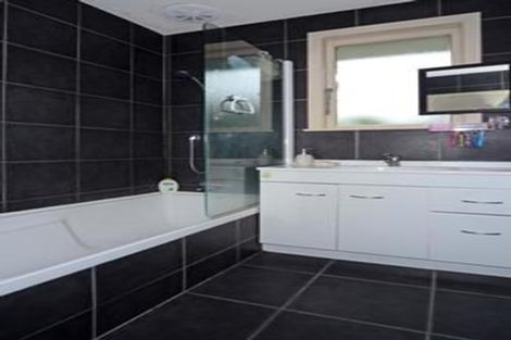 Photo of property in 2/123 Bruce Road, Glenfield, Auckland, 0629