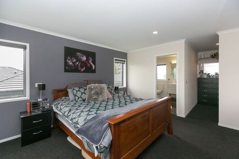 Photo of property in 126 Pohutukawa Place, Waiwhakaiho, New Plymouth, 4312
