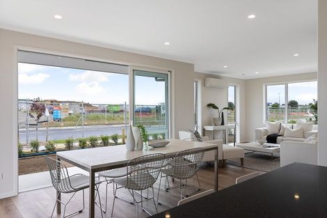 Photo of property in 35 Hayfield Way, Karaka, Papakura, 2113