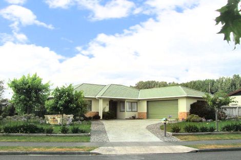 Photo of property in 4 Donegal Grove, Birchville, Upper Hutt, 5018