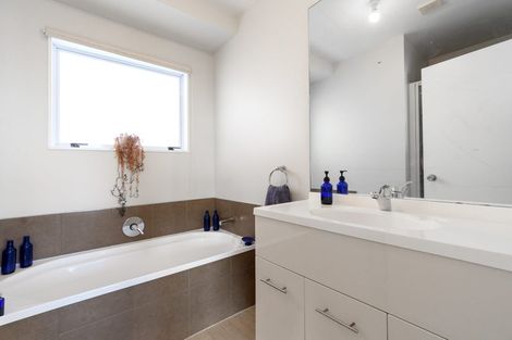 Photo of property in 17a Meander Drive, Welcome Bay, Tauranga, 3112