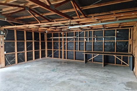 Photo of property in 15 Pokapu Street, Titirangi, Auckland, 0600