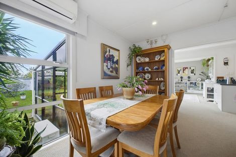 Photo of property in 205 Mangorei Road, Merrilands, New Plymouth, 4312