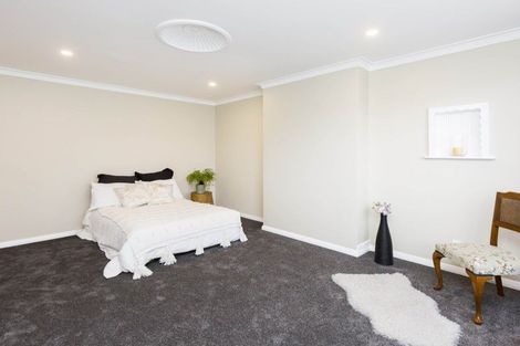 Photo of property in 380 Cambridge Terrace, Naenae, Lower Hutt, 5011