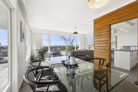 Photo of property in 21 Speedy Crescent, Hillcrest, Auckland, 0627