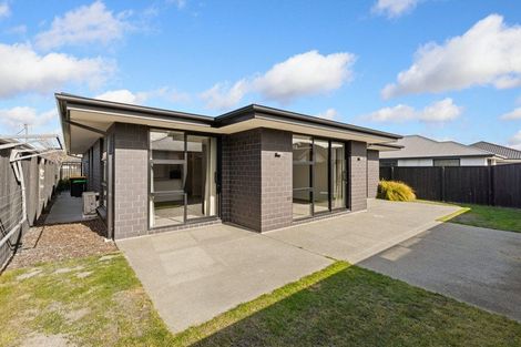 Photo of property in 28 Chatsworth Avenue, Rangiora, 7400