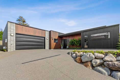 Photo of property in 6 Piper Way, Glen Avon, New Plymouth, 4312