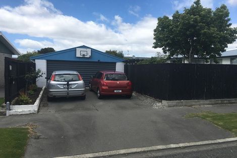 Photo of property in 2 Dunbarton Street, Redwood, Christchurch, 8051