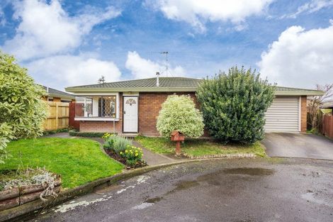 Photo of property in 5 Edgecombe Court, Roslyn, Palmerston North, 4414
