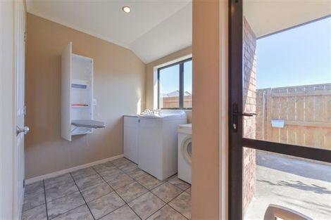 Photo of property in 44 Tennyson Avenue, Kelvin Grove, Palmerston North, 4414