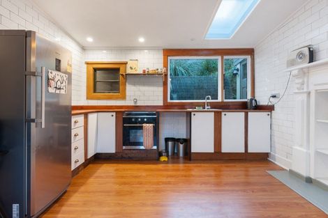 Photo of property in 2 Waireka Street, Ravensbourne, Dunedin, 9022