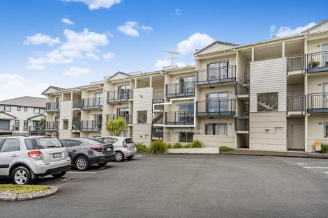 Photo of property in 10a/71 Spencer Road, Oteha, Auckland, 0632