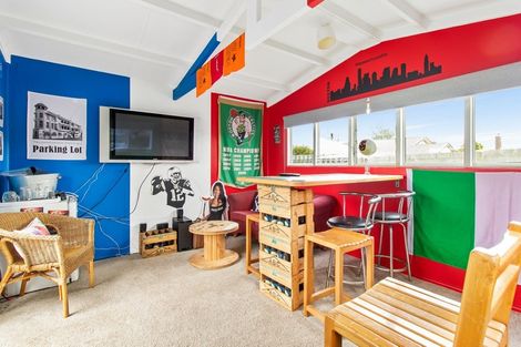 Photo of property in 217 North Street, West End, Timaru, 7910