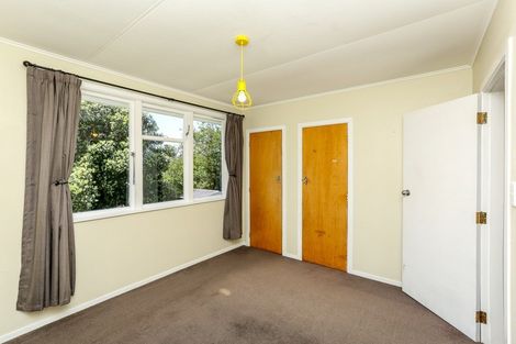 Photo of property in 6a Granby Place, Westown, New Plymouth, 4310