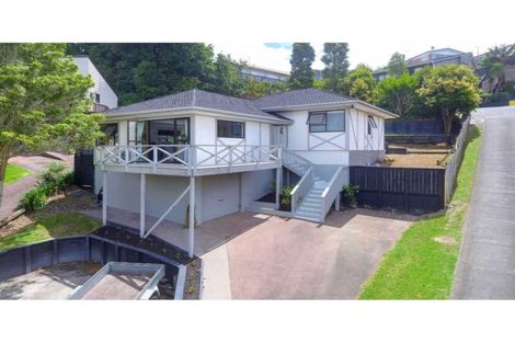 Photo of property in 1/27 Sovereign Place, Glenfield, Auckland, 0629