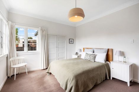 Photo of property in 63 Napier Terrace, Hospital Hill, Napier, 4110