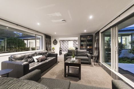 Photo of property in 34 Churchill Avenue, Hokowhitu, Palmerston North, 4410