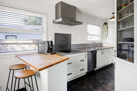 Photo of property in 73 Rata Street, Inglewood, 4330