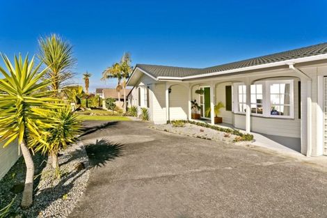 Photo of property in 44 Merriefield Avenue, Forrest Hill, Auckland, 0620