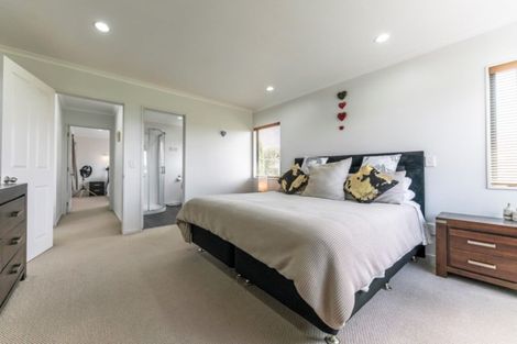 Photo of property in 30 Greenfield Drive, Western Heights, Hamilton, 3200