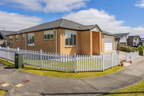 Photo of property in 3 Konoba Avenue, Kumeu, 0810