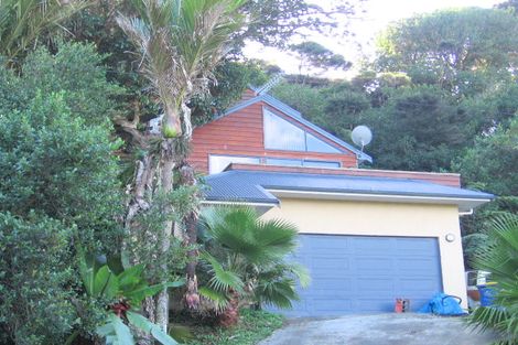 Photo of property in 37 Laingholm Drive, Laingholm, Auckland, 0604