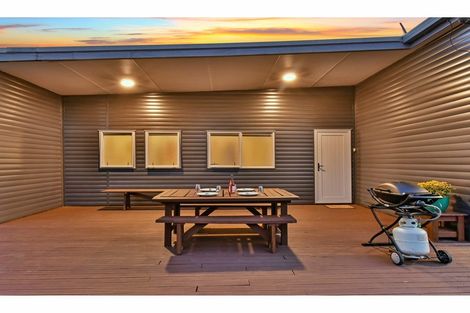 Photo of property in 18 Kaimoana Street, Weymouth, Auckland, 2103