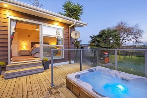 Photo of property in 81 Edgewater Drive, Pakuranga, Auckland, 2010