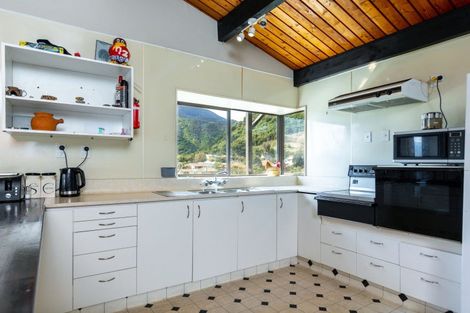 Photo of property in 45 Durham Street, Picton, 7220