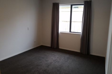 Photo of property in 12 Roto View, One Tree Point, 0118