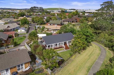 Photo of property in 12 Nedlands Place, Burswood, Auckland, 2013