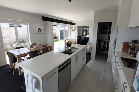 Photo of property in 24 Kahawai Place, Omokoroa, 3114