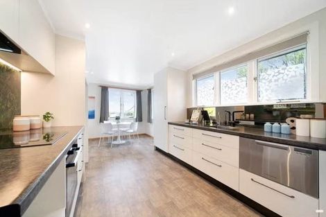 Photo of property in 34 Coniston Avenue, Te Atatu South, Auckland, 0610