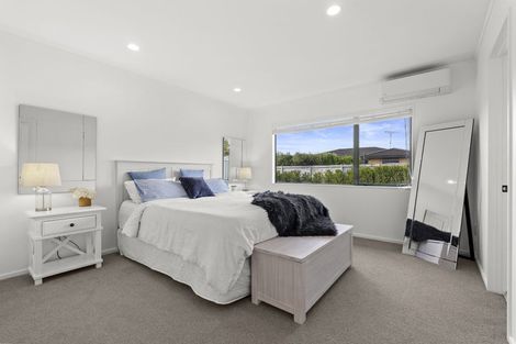 Photo of property in 22 Lakeside Drive, Orewa, 0931
