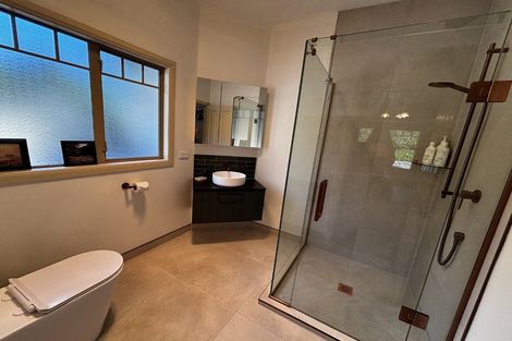 Photo of property in 26 Shelter Grove, Frankleigh Park, New Plymouth, 4310