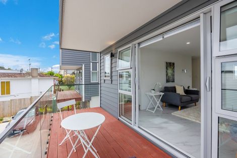 Photo of property in 298a Sunset Road, Windsor Park, Auckland, 0632