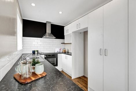 Photo of property in 17 Rainsford Street, Moturoa, New Plymouth, 4310