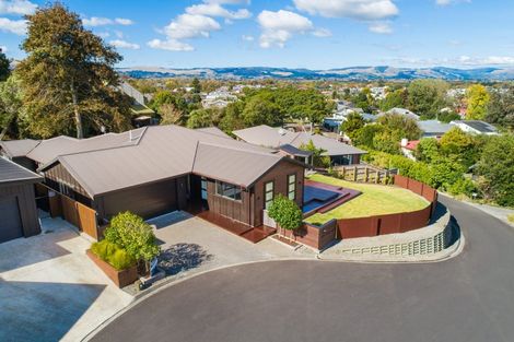 Photo of property in 2 Waimarama Court, Roslyn, Palmerston North, 4414