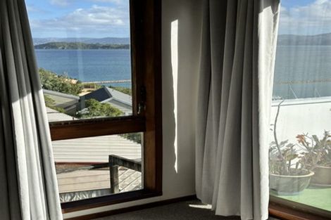 Photo of property in 421 Muritai Road, Eastbourne, Lower Hutt, 5013