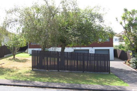 Photo of property in 52 La Rosa Street, Green Bay, Auckland, 0604