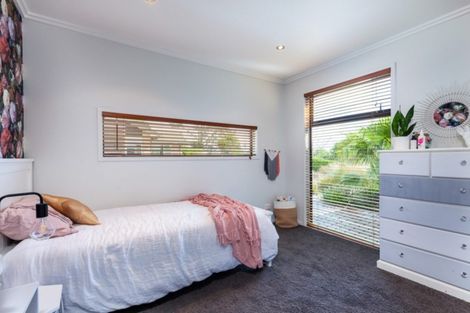 Photo of property in 2 Matau Lane, Ferndale, New Plymouth, 4310